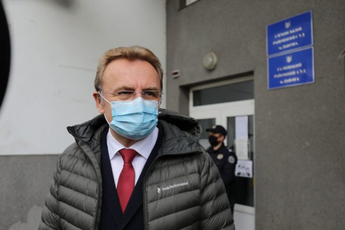 Садовий пообіцяв покарати «нелюдів», які наїхали на Свистун Садовий пообіцяв покарати «нелюдів», які наїхали на Свистун