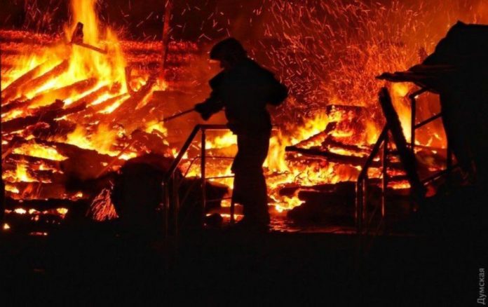 У Львові на пожежі загинув чоловік (відео) У Львові на пожежі загинув чоловік (відео)