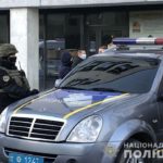 Біля Львова чоловік погрожує підірвати гранату в ресторані - 2