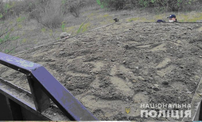 На Львівщині чоловікові повідомили про підозру незаконного видобутку корисних копалин На Львівщині чоловікові повідомили про підозру незаконного видобутку корисних копалин
