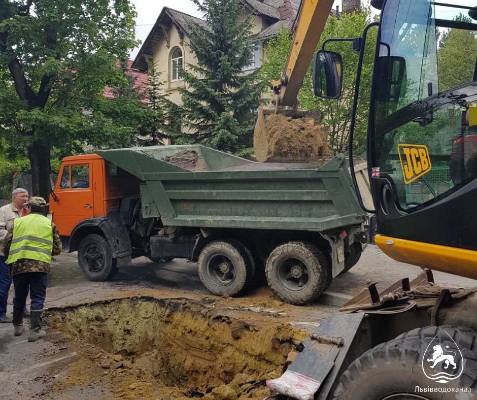 У Львові на вулиці Рудницького перекрито рух транспорту - 2