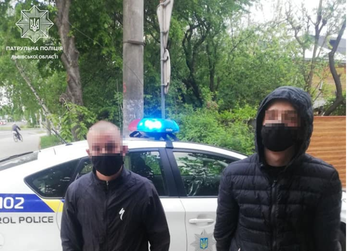 Патрульні Львова затримали нічних грабіжників Патрульні Львова затримали нічних грабіжників