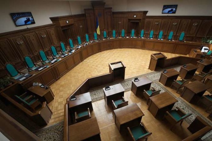 Індульгенція чи захист від тиску: що означає скасування КСУ 375 статті Кримінального кодексу Індульгенція чи захист від тиску: що означає скасування КСУ 375 статті Кримінального кодексу