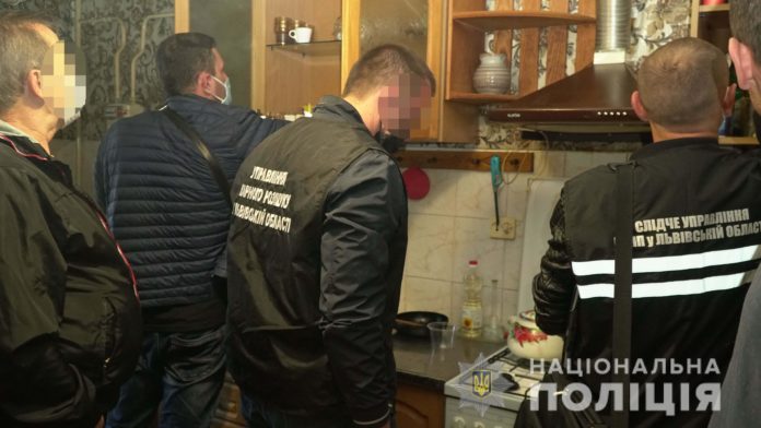 Поліція затримала двох львів’ян, які жорстоко вбили колишнього війта Миклашева (фото) Поліція затримала двох львів’ян, які жорстоко вбили колишнього війта Миклашева (фото)