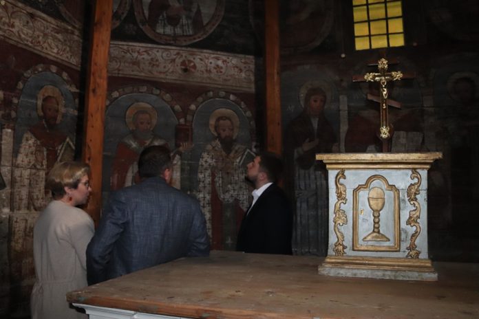 У Дрогобичі реставрують дзвіницю церкви Воздвиження Чесного Хреста У Дрогобичі реставрують дзвіницю церкви Воздвиження Чесного Хреста