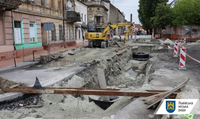 У мерії через місяць планують відкрити відремонтоване перехрестя У мерії через місяць планують відкрити відремонтоване перехрестя