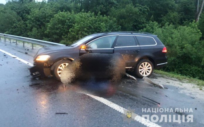 На Львівщині внаслідок ДТП загинув 30-річний водій (фото) На Львівщині внаслідок ДТП загинув 30-річний водій (фото)