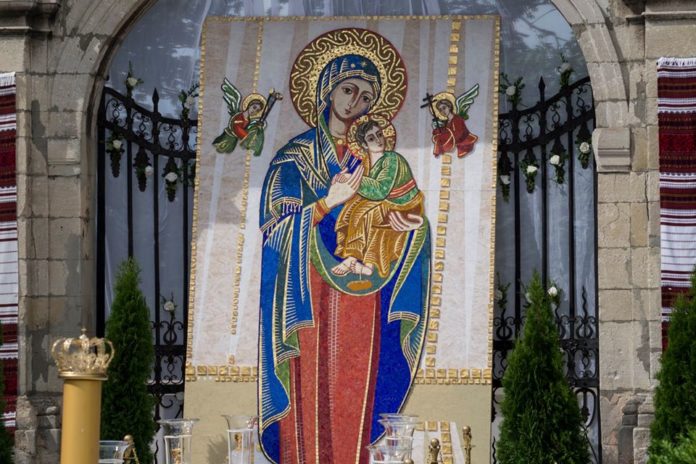Львів’яни мають можливість помолитися перед іконою Матері Божої Неустанної Помочі Львів’яни мають можливість помолитися перед іконою Матері Божої Неустанної Помочі