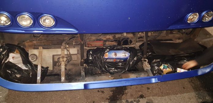 На кордоні з Польщею затримали рейсовий автобус з контрабандою На кордоні з Польщею затримали рейсовий автобус з контрабандою