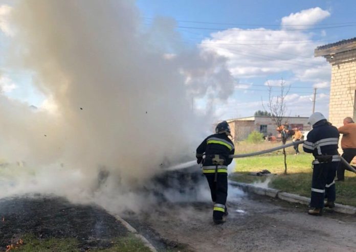 На Львівщині вщент згорів автомобіль На Львівщині вщент згорів автомобіль