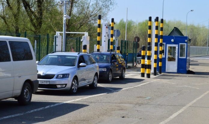Чорногорія заборонила в’їзд туристам з України, що подорожують автомобілем Чорногорія заборонила в’їзд туристам з України, що подорожують автомобілем