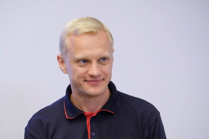 Активіст Шабунін повідомив про підпал його будинку (фото) Активіст Шабунін повідомив про підпал його будинку (фото)