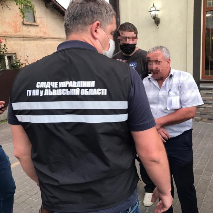 Очільника дорожньо-експлуатаційного підприємтва спіймали на хабарі Очільника дорожньо-експлуатаційного підприємтва спіймали на хабарі