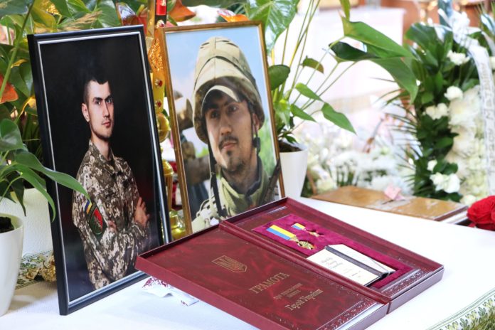 У Жидачеві попрощались із Героєм України Тарасом Матвіївим (фото) У Жидачеві попрощались із Героєм України Тарасом Матвіївим (фото)