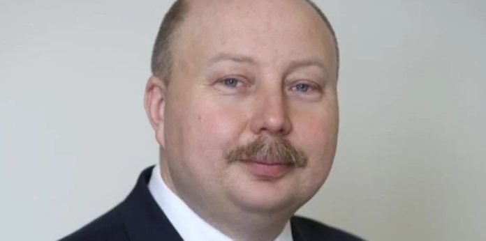 Міністр Кабміну Немчінов поскаржився, що до його родини приїжджали журналісти без масок Міністр Кабміну Немчінов поскаржився, що до його родини приїжджали журналісти без масок