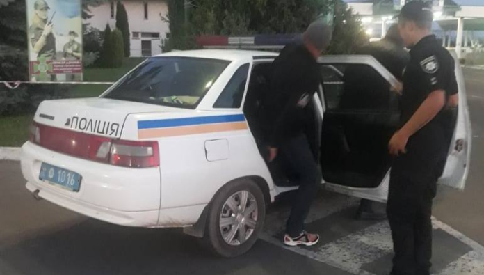 У пункті пропуску “Шегині” прикордонники затримали чоловіка, який був у розшуку У пункті пропуску “Шегині” прикордонники затримали чоловіка, який був у розшуку