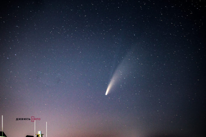 Як виглядає комета Neowise в нічному небі над Львовом (фото) Як виглядає комета Neowise в нічному небі над Львовом (фото)