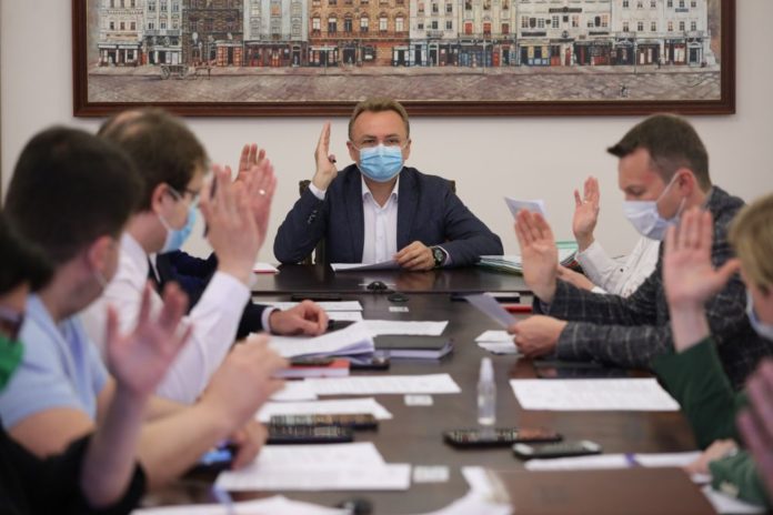 На ремонт аварійного будинку мерія виділила понад пів мільйона На ремонт аварійного будинку мерія виділила понад пів мільйона