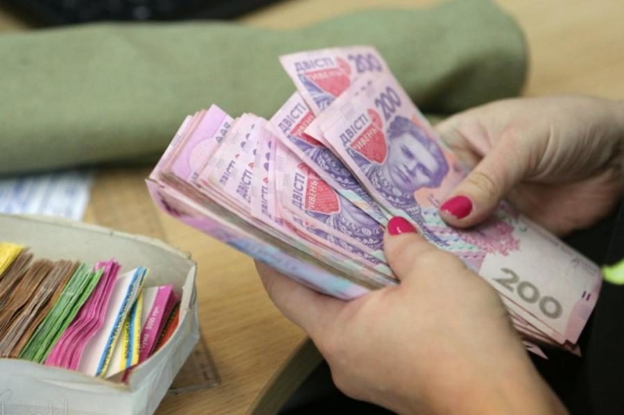 Дефіцит держбюджету України перевищив 50 мільярдів гривень