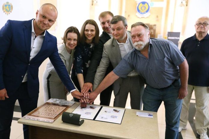У Львові з нагоди Дня шахів погасили марку У Львові з нагоди Дня шахів погасили марку