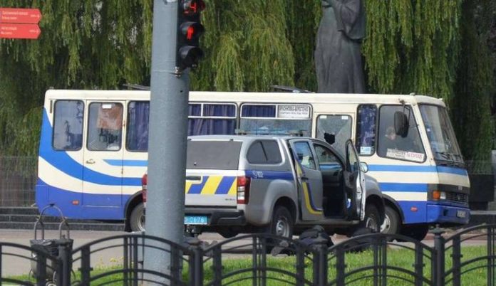 Заручники у Луцьку: Аваков прокоментував ситуацію Заручники у Луцьку: Аваков прокоментував ситуацію