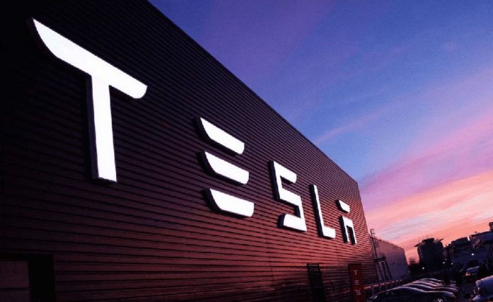 Tesla стала найдорожчим автовиробником у світі Tesla стала найдорожчим автовиробником у світі