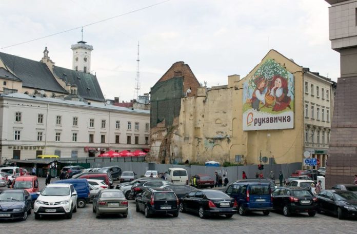 Готель з музеєм замість смітника: яким буде нове будівництво у центрі Львова Готель з музеєм замість смітника: яким буде нове будівництво у центрі Львова