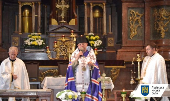 У Гарнізонному храмі св. ап. Петра і Павла помолились за захисників України У Гарнізонному храмі св. ап. Петра і Павла помолились за захисників України