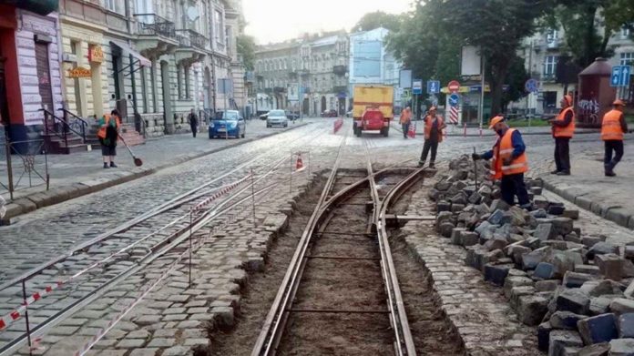 У «Львівелектротрансі» повідомили, коли замінять аварійний перетин трамвайної колії на площі Франка У «Львівелектротрансі» повідомили, коли замінять аварійний перетин трамвайної колії на площі Франка