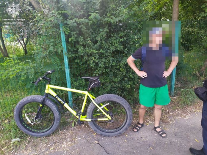 Львівські патрульні виявили і затримали крадія велосипеду Львівські патрульні виявили і затримали крадія велосипеду