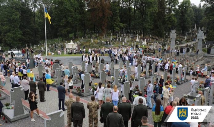 У День Незалежності України Львів вшановує пам’ять загиблих Героїв У День Незалежності України Львів вшановує пам’ять загиблих Героїв