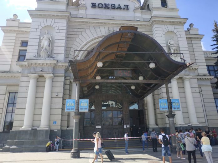 У Львові замінували вокзал: правоохоронці перевірять інформацію У Львові замінували вокзал: правоохоронці перевірять інформацію