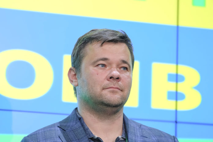 Ексочільнику Офісу Президента Андрію Богдану підпалили автівку Ексочільнику Офісу Президента Андрію Богдану підпалили автівку