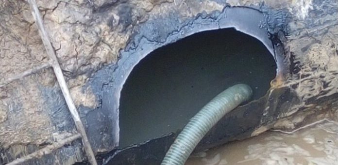 До Винник зупинили подачу води через розрив на магістральному водогоні До Винник зупинили подачу води через розрив на магістральному водогоні