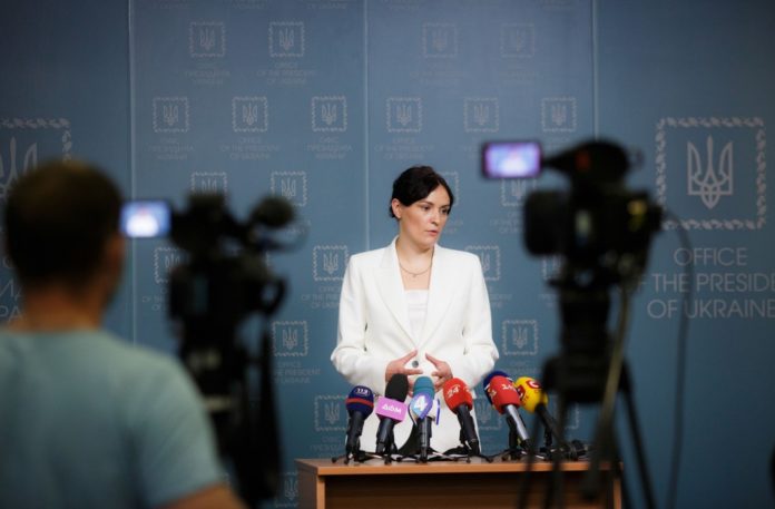 Зеленський подасть до Ради законопроєкт про підвищення мінімальної зарплати Зеленський подасть до Ради законопроєкт про підвищення мінімальної зарплати