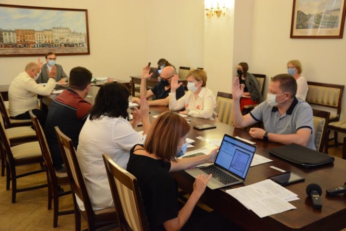 У Львові через порушення скасують чотири будівельні паспорти У Львові через порушення скасують чотири будівельні паспорти