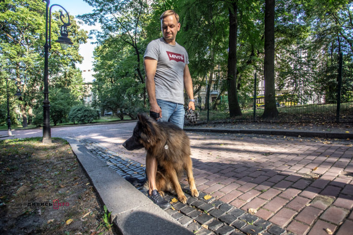 Як у львівському парку Франка безкоштовно чіпували собак (фоторепортаж) Як у львівському парку Франка безкоштовно чіпували собак (фоторепортаж)