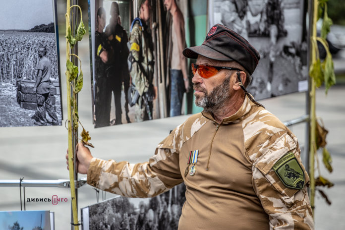 Фотографи-документалісти представили у Львові виставку робіт про Іловайську трагедію (фоторепортаж) Фотографи-документалісти представили у Львові виставку робіт про Іловайську трагедію (фоторепортаж)