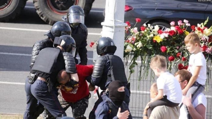Протести у Білорусі: «Майдан в екзилі» і чому мовчить Захід Протести у Білорусі: «Майдан в екзилі» і чому мовчить Захід