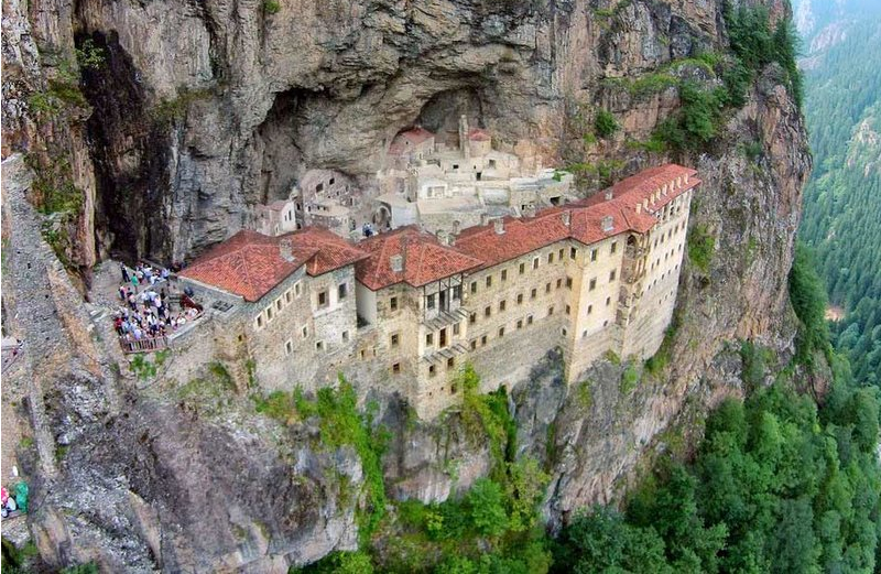 П’ять найбільш недоступних унікальних монастирів світу