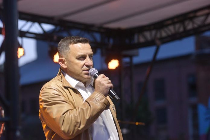 Львів’яни зібрали 124 тисячі гривень для підтримки кандидата на посаду міського голови Львова Ярослава Рущишина Львів’яни зібрали 124 тисячі гривень для підтримки кандидата на посаду міського голови Львова Ярослава Рущишина