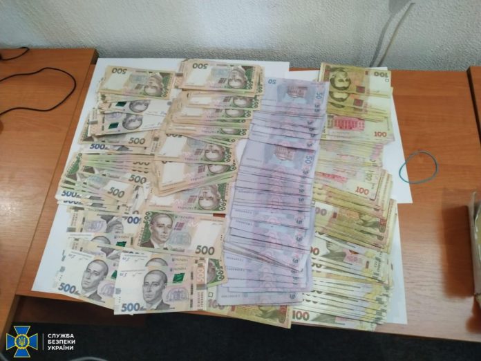 СБУ викрила групу шахраїв, які крали гроші з карток СБУ викрила групу шахраїв, які крали гроші з карток