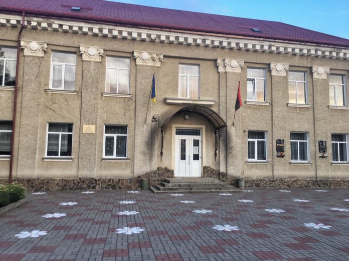 Як працюватимуть заклади освіти Славської ОТГ під час карантину Як працюватимуть заклади освіти Славської ОТГ під час карантину
