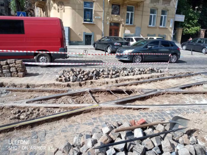 Як виглядає трамвайне пересічення на площі Франка у Львові після ремонту (фото)