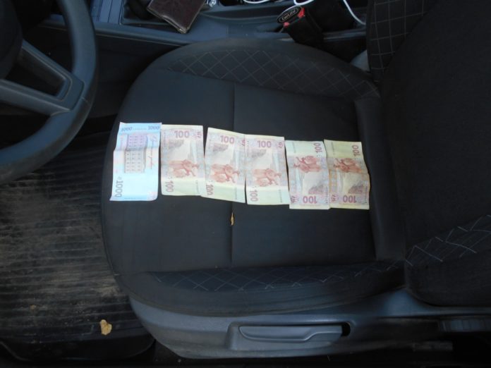 На Львівщині судитимуть чоловіків, що хотіли дати хабар поліцейським На Львівщині судитимуть чоловіків, що хотіли дати хабар поліцейським