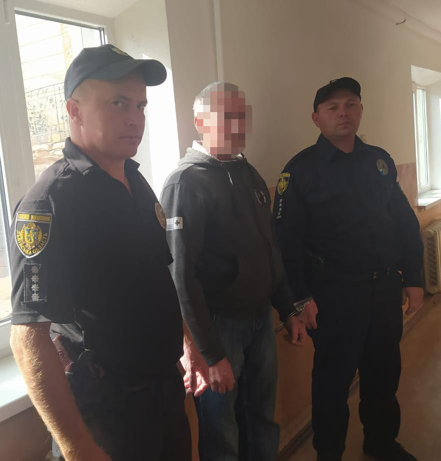 Батькові, що вбив сина на Самбірщині, загрожує до 15 років за ґратами - 2
