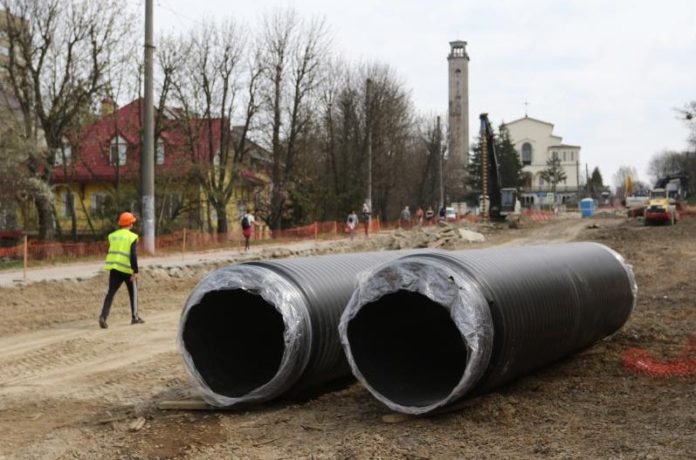 У Винниках та Лисиничах відсутнє водопостачання через ремонт на водогоні У Винниках та Лисиничах відсутнє водопостачання через ремонт на водогоні