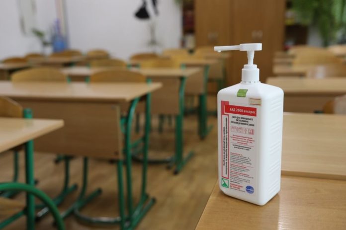У Львові три класи переведено на дистанційне навчання через коронавірус У Львові три класи переведено на дистанційне навчання через коронавірус