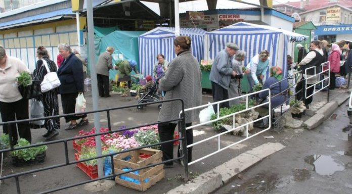 У Львові упродовж двох тижнів триватимуть рейди щодо ліквідації стихійної торгівлі У Львові упродовж двох тижнів триватимуть рейди щодо ліквідації стихійної торгівлі