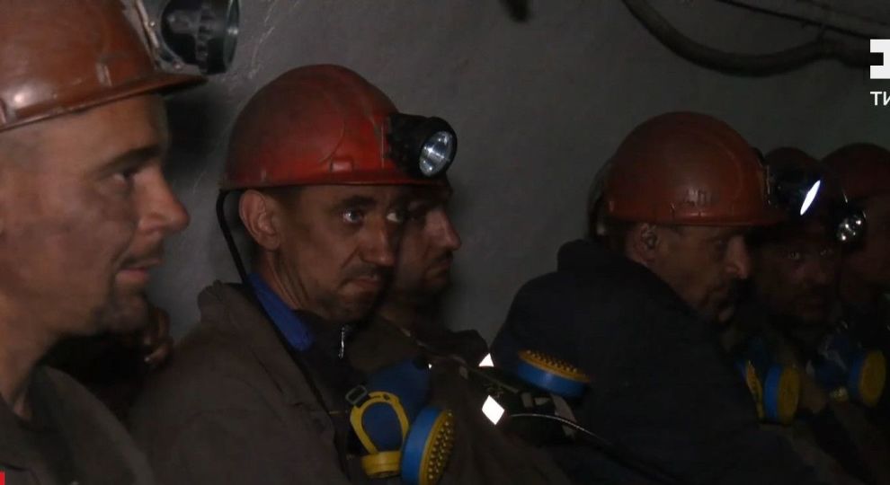 На Львівщині 26 гірників шахти «Надія» п'яту добу не виходять на поверхню